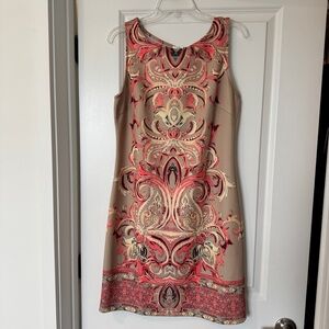 Fitted Sleeveless Dress with Pattern
